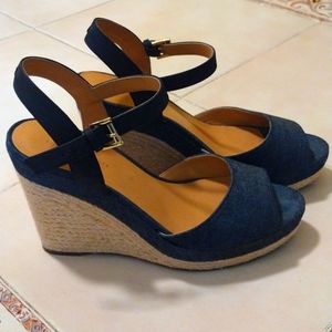 TOMMY HILFIGER JEANS WEDGES. USED. SIZE 10.